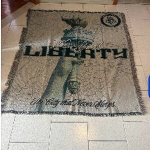 Statue of Liberty Throw Blanket